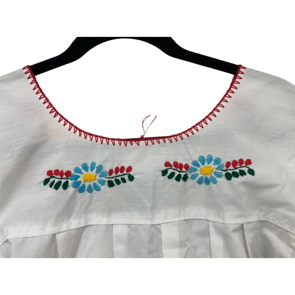 Vtg Girls Mexican Dress Embroidered Floral‎ Pleated Round Neck Short Sleeve Boho